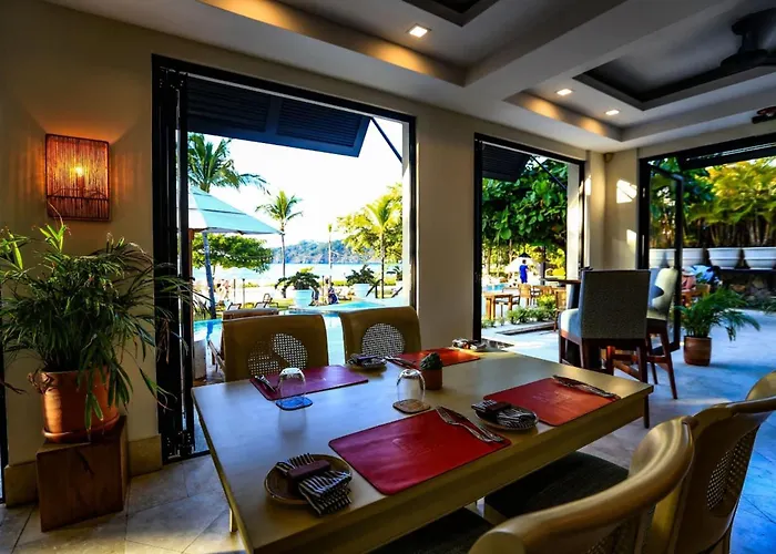 Third-floor Oceanview With Access To Sparkling Pool, Hot Tub & Club